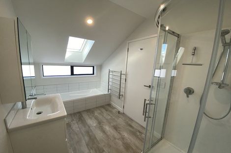 Photo of property in 90a Cambridge Terrace, Waterloo, Lower Hutt, 5011