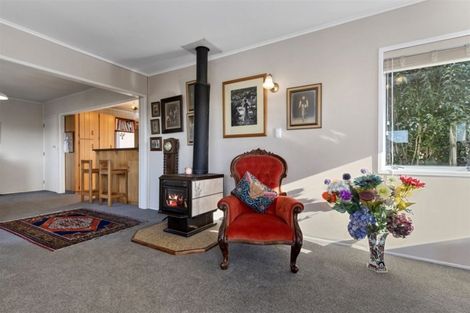 Photo of property in 11 Valley View Road, Glenfield, Auckland, 0629