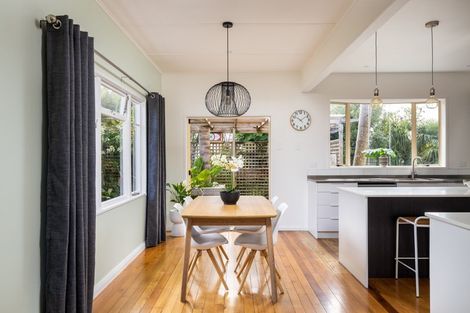 Photo of property in 65 Paynters Avenue, Strandon, New Plymouth, 4312