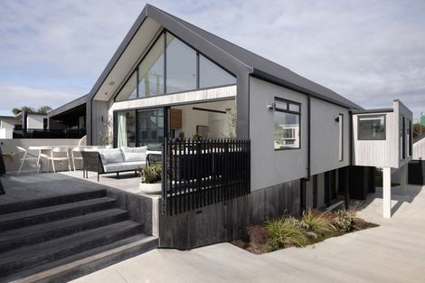 Photo of property in 56 Karewa Parade, Papamoa Beach, Papamoa, 3118