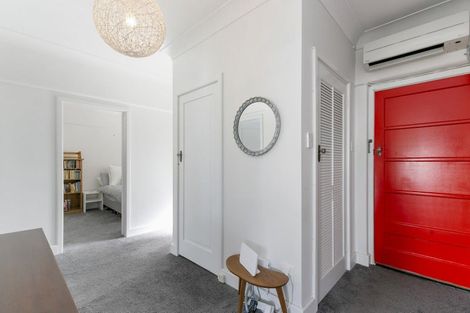 Photo of property in Samoa High Commission, 4/1 Wesley Road, Kelburn, Wellington, 6012