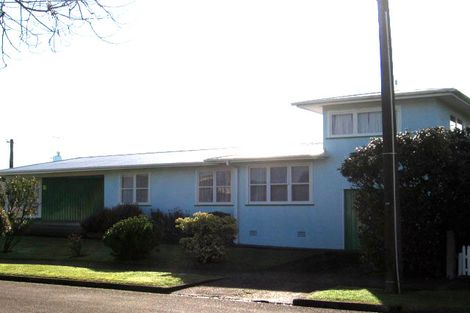 Photo of property in 2 York Place, Awapuni, Palmerston North, 4412
