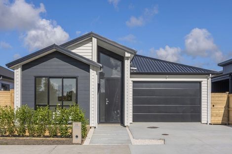Photo of property in 30 Babina Avenue, Kumeu, 0810