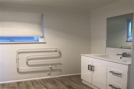 Photo of property in 19b Arrow Road, Forrest Hill, Auckland, 0620