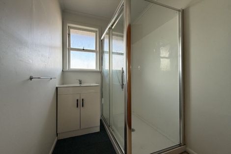 Photo of property in 9 Locket Road, Glenfield, Auckland, 0629