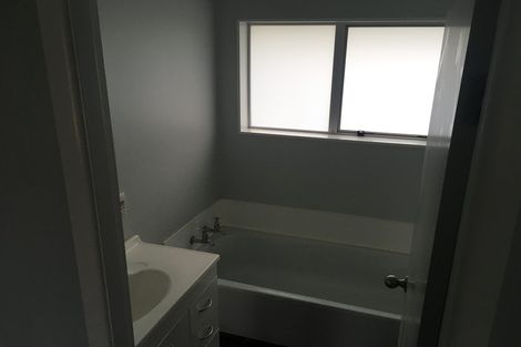 Photo of property in 2 Te Ngaere Place, Merrilands, New Plymouth, 4312