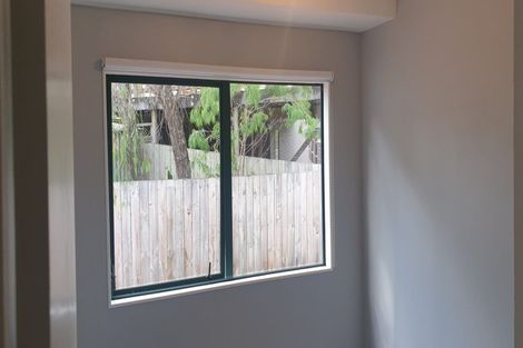 Photo of property in 2/21 Contessa Drive, Glenfield, Auckland, 0629