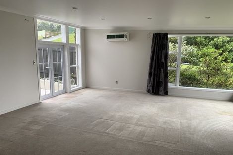 Photo of property in 105 Dowse Drive, Maungaraki, Lower Hutt, 5010
