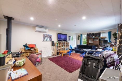 Photo of property in 18 Ebdentown Street, Ebdentown, Upper Hutt, 5018