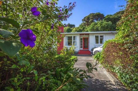 Photo of property in 5 Kiriwai Road, Paremata, Porirua, 5024