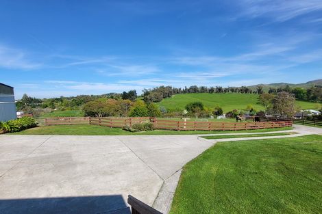 Photo of property in 1 Watts Street, Waipawa, 4210