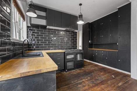 Photo of property in 4 Nathan Place, West End, Palmerston North, 4412