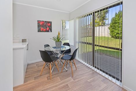 Photo of property in 8 Colt Place, Randwick Park, Auckland, 2105