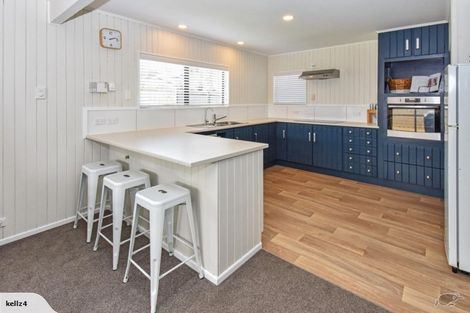 Photo of property in 17 Mellsop Avenue, Waiuku, 2123