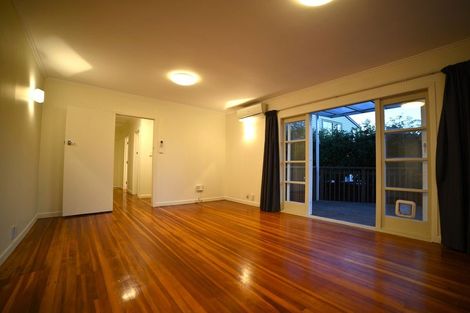 Photo of property in 1/190 East Coast Road, Forrest Hill, Auckland, 0620