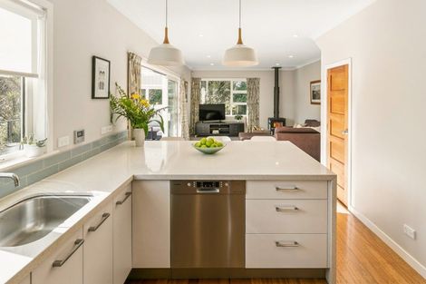 Photo of property in 16 Narbada Crescent, Khandallah, Wellington, 6035