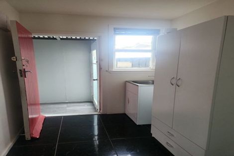 Photo of property in 2/18 Tahi Terrace, Glen Eden, Auckland, 0602