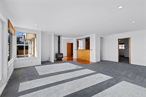 Photo of property in 25 Te Awakura Terrace, Mount Pleasant, Christchurch, 8081