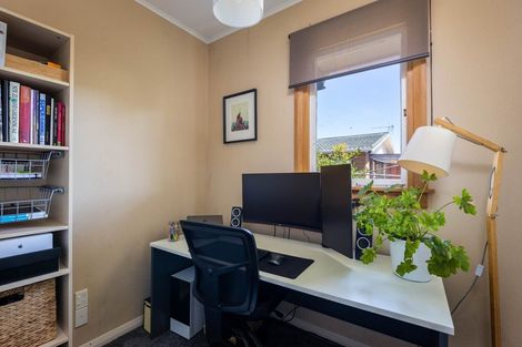 Photo of property in 2 Norman Street, Lower Vogeltown, New Plymouth, 4310