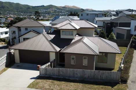 Photo of property in 6 Cresswell Place, Johnsonville, Wellington, 6037