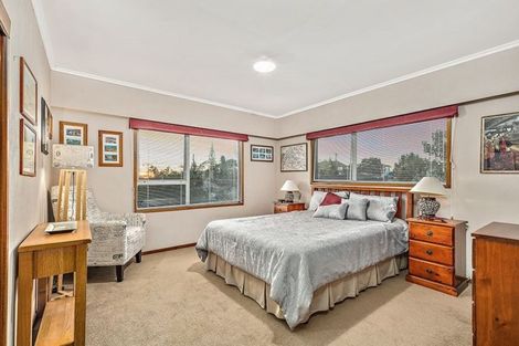 Photo of property in 17 Cyclarama Crescent, Massey, Auckland, 0614