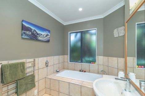 Photo of property in 21 Redwood Grove, Levin, 5571