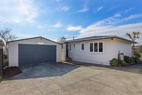 Photo of property in 31 Sunnyside Road, Sunnyvale, Auckland, 0612
