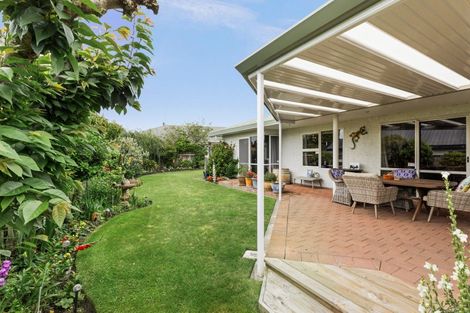 Photo of property in 11 Kingsgate Avenue, Havelock North, 4130