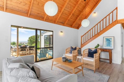 Photo of property in 2 Cullen Street, Mangawhai Heads, Mangawhai, 0505