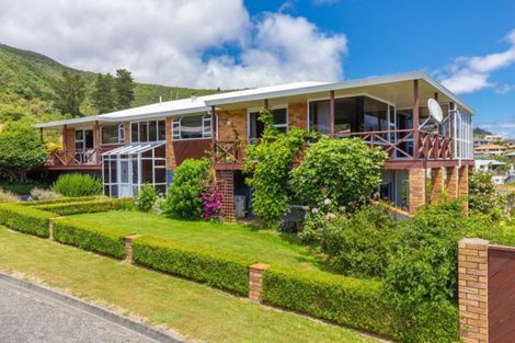 Photo of property in 12 Matai Place, Waikawa, Picton, 7220