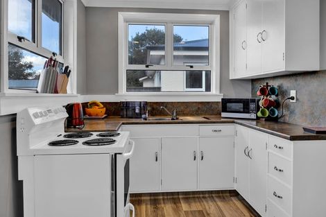 Photo of property in 48 Campbell Street, Hawera, 4610