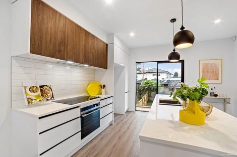 Photo of property in 6/105 Hobsonville Road, West Harbour, Auckland, 0618