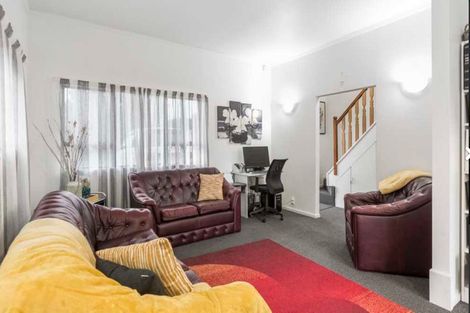 Photo of property in 1 Gails Drive, Okura, Albany, 0792