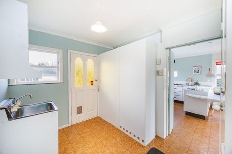 Photo of property in 41 Windsor Street, Terrace End, Palmerston North, 4410