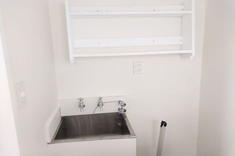 Photo of property in 10 Kingsbridge Place, Newlands, Wellington, 6037