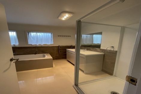 Photo of property in 73 Triangle Road, Massey, Auckland, 0614