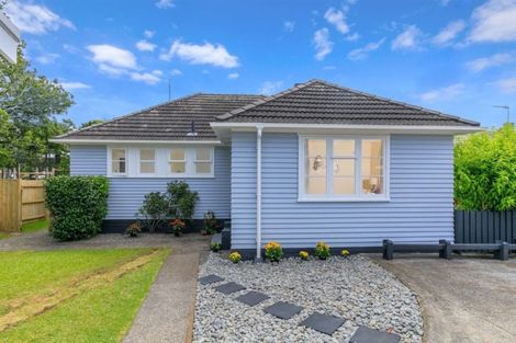 Photo of property in 23 Otakau Road, Milford, Auckland, 0620