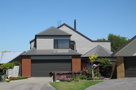 Photo of property in 22 Brockhall Lane, Avonhead, Christchurch, 8042