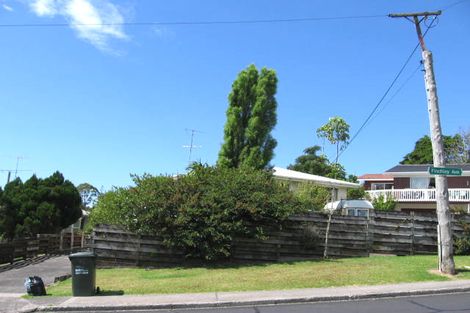 Photo of property in 7 Finchley Road, Torbay, Auckland, 0632