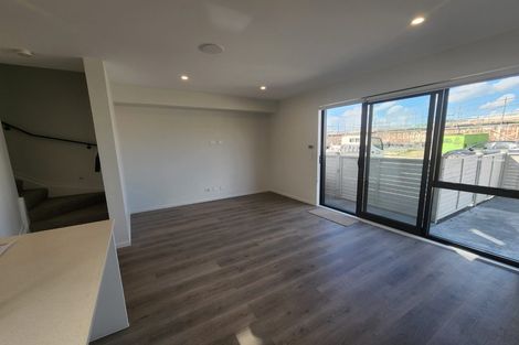 Photo of property in 16 Te Napi Drive, Takanini, 2112