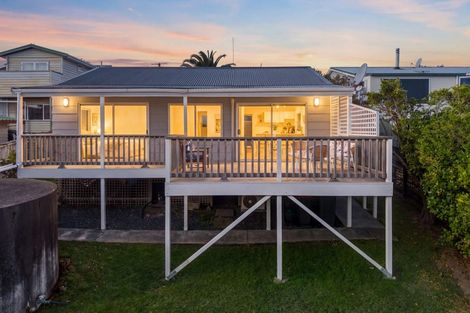 Photo of property in 31 Shakespear Road, Army Bay, Whangaparaoa, 0930