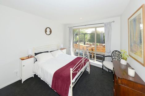 Photo of property in 6 Deavoll Place, Heathcote Valley, Christchurch, 8022
