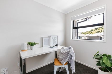 Photo of property in 35 Pakanga Grove, Pyes Pa, Tauranga, 3112