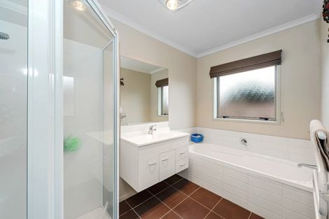 Photo of property in 6 Holly Place, Rototuna North, Hamilton, 3210