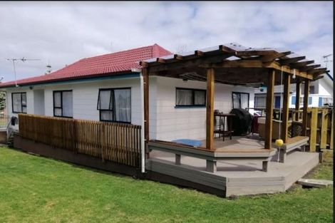 Photo of property in 221 Mahia Road, Wattle Downs, Auckland, 2103