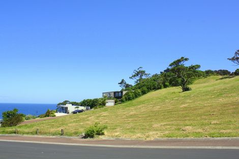 Photo of property in 80-82 Lax Crescent, Leigh, 0985