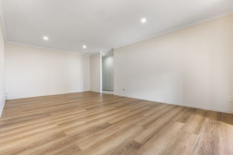 Photo of property in 3 Reefton Place, Flat Bush, Auckland, 2019
