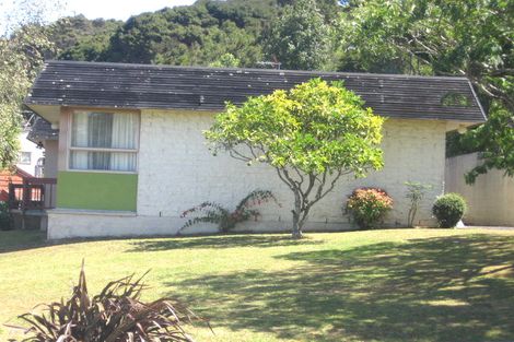 Photo of property in 2/31 Easton Park Parade, Glenfield, Auckland, 0629