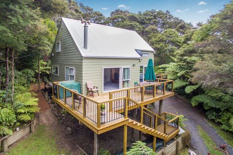 Photo of property in 5 Hayes Road, Henderson Valley, Auckland, 0612