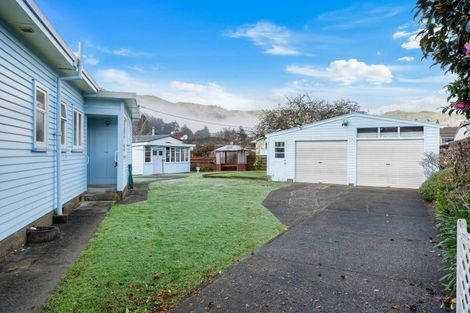 Photo of property in 4 Milton Street, Stokes Valley, Lower Hutt, 5019